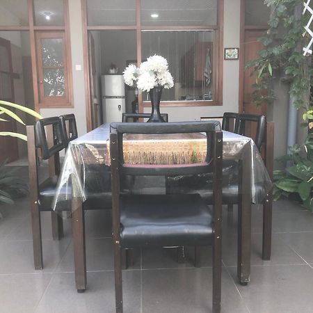 De Riau Guesthouse Бандунг Екстериор снимка