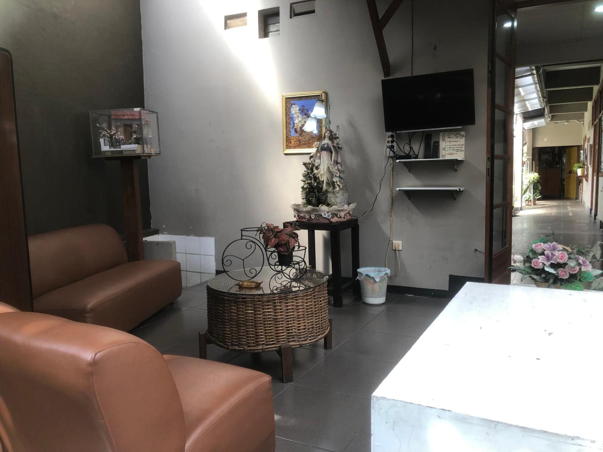 De Riau Guesthouse Бандунг Екстериор снимка
