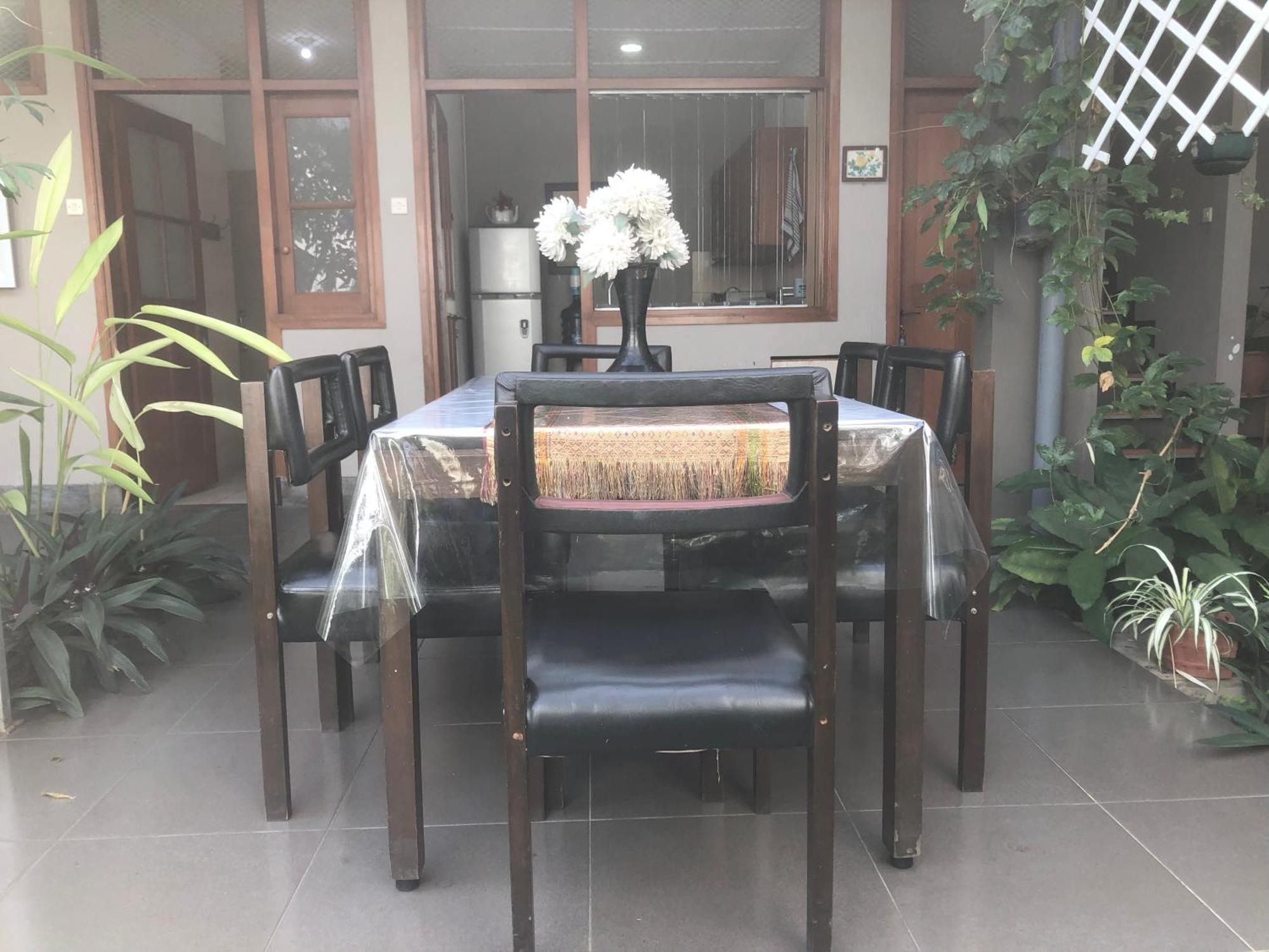 De Riau Guesthouse Бандунг Екстериор снимка
